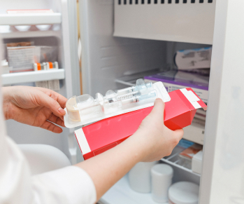 Клиники и больницы